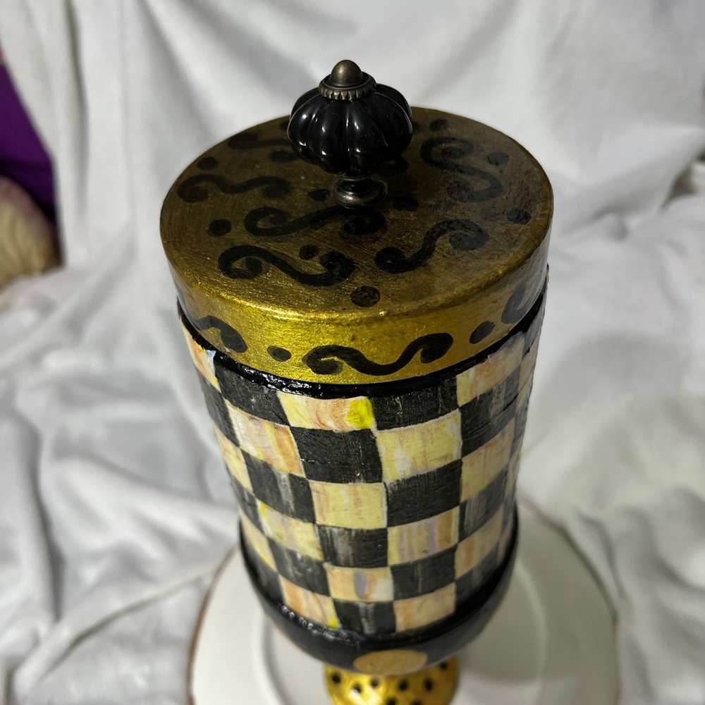 Hand-Painted Checkered Decorative Jar Mckenzie Child inspired - Picture 9 of 9